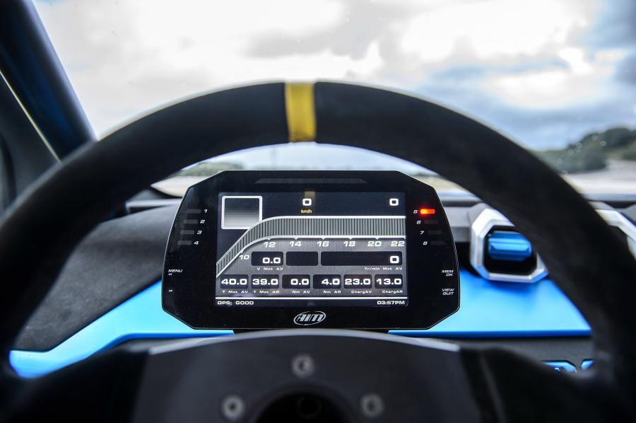 Панель приборов Renault Zoe e-sport 2017 года  (фото 39 из 63)